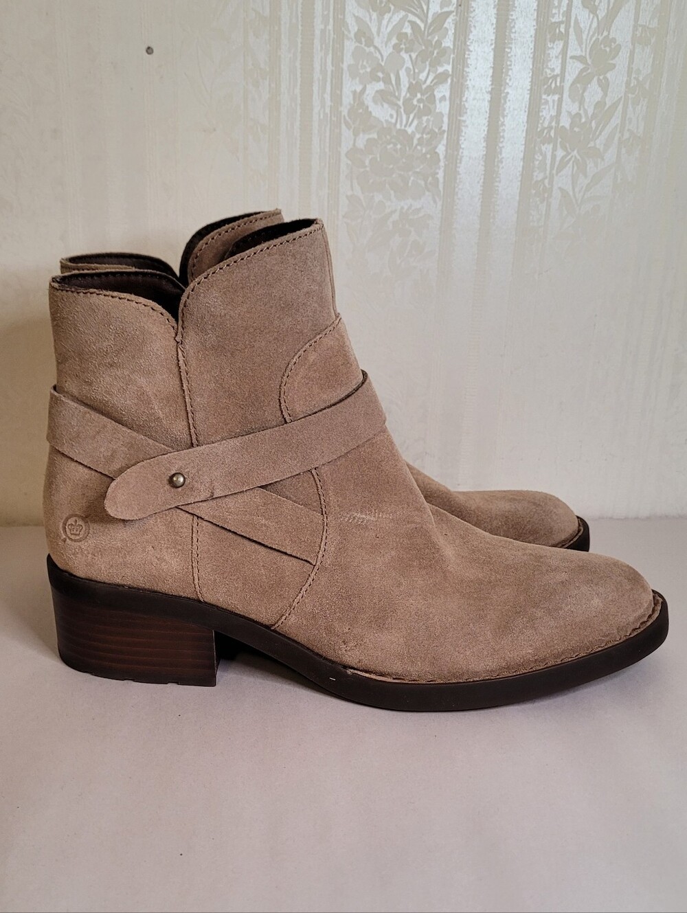 Born Tori Tan Suede Ankle Boots Size 8 - Picture 5 of 11